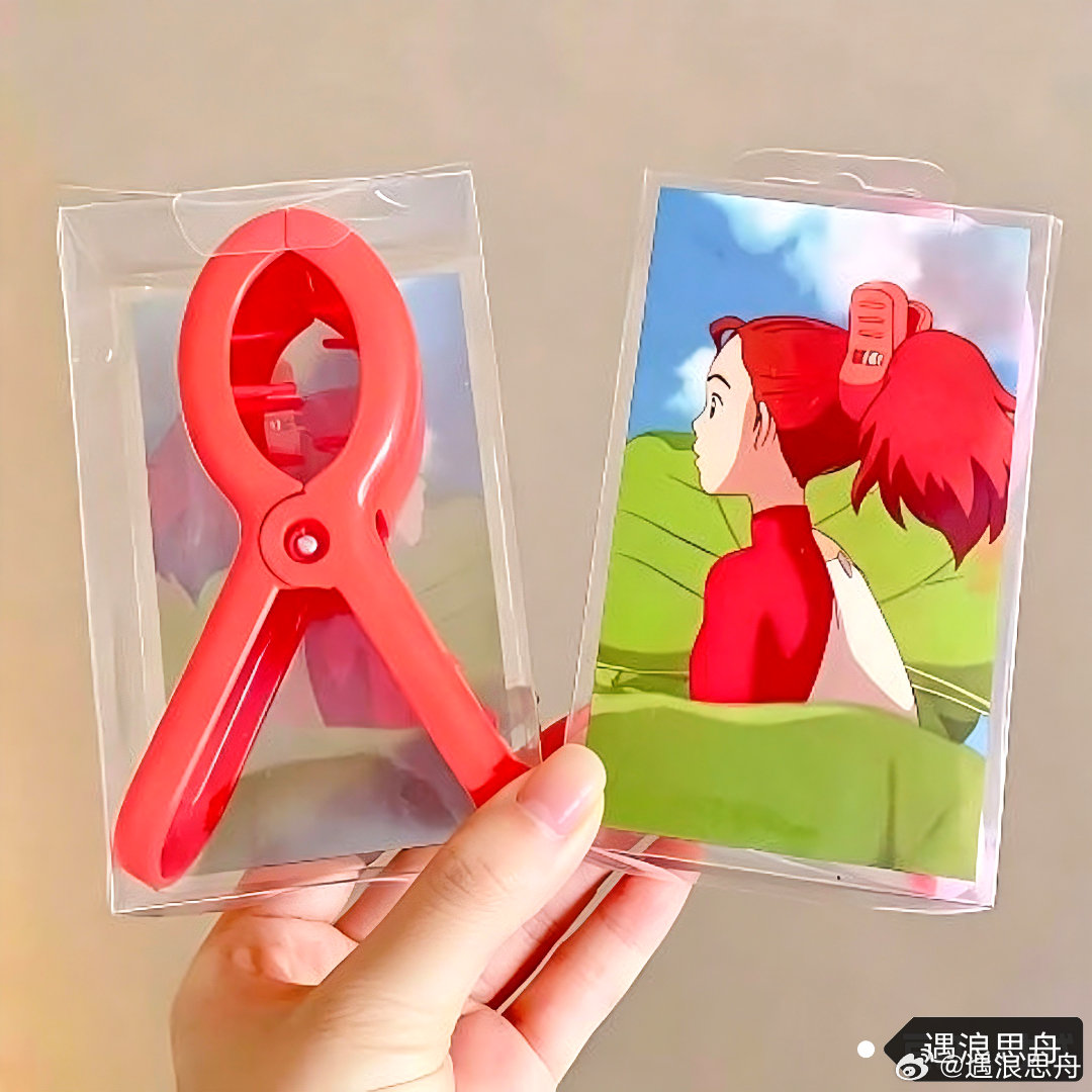 动漫生活手记 这么快就出同款发夹了从衣服夹子变成发夹，价格翻个三五倍不成问题吧 