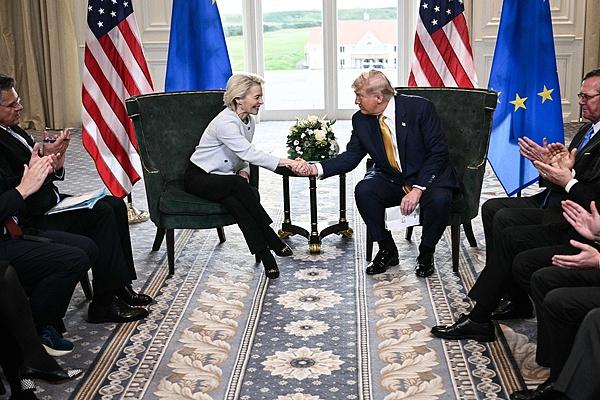 特朗普把欧盟当傻瓜，法国不愿当冤大头

欧盟与美国达成的贸易协议引发了欧盟内部的