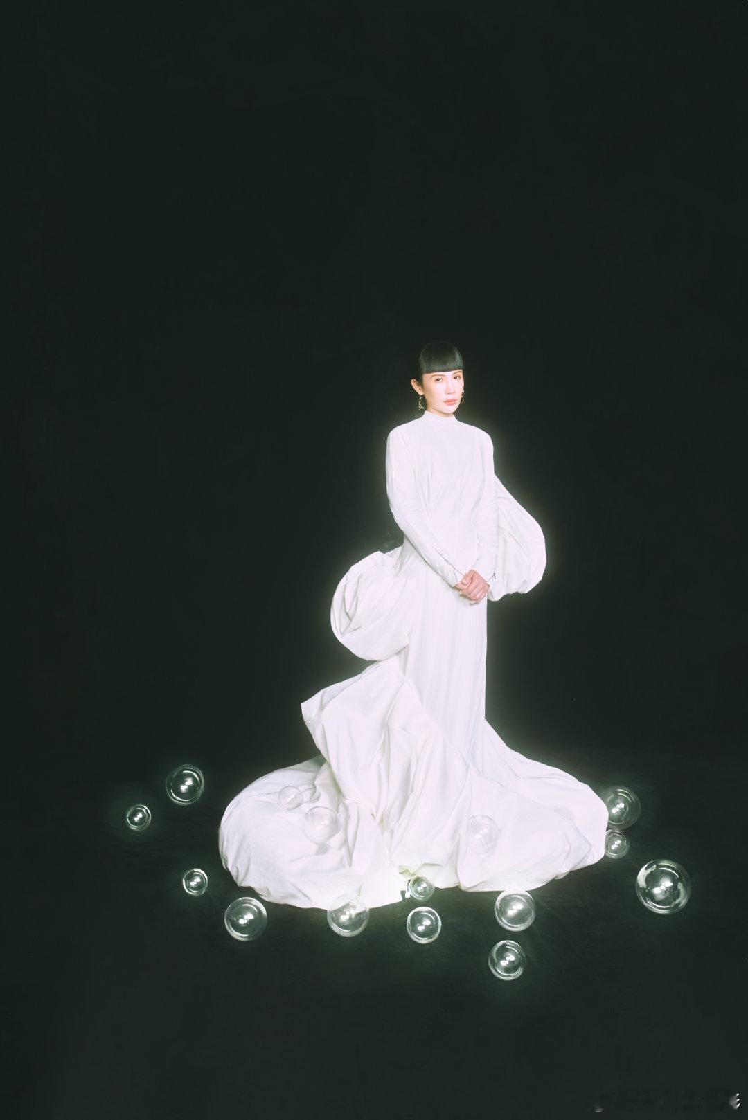 魏如萱 我没有 今天的女明星们都怎么了[允悲]前有张馨予后有魏如萱，都冲刺在互联