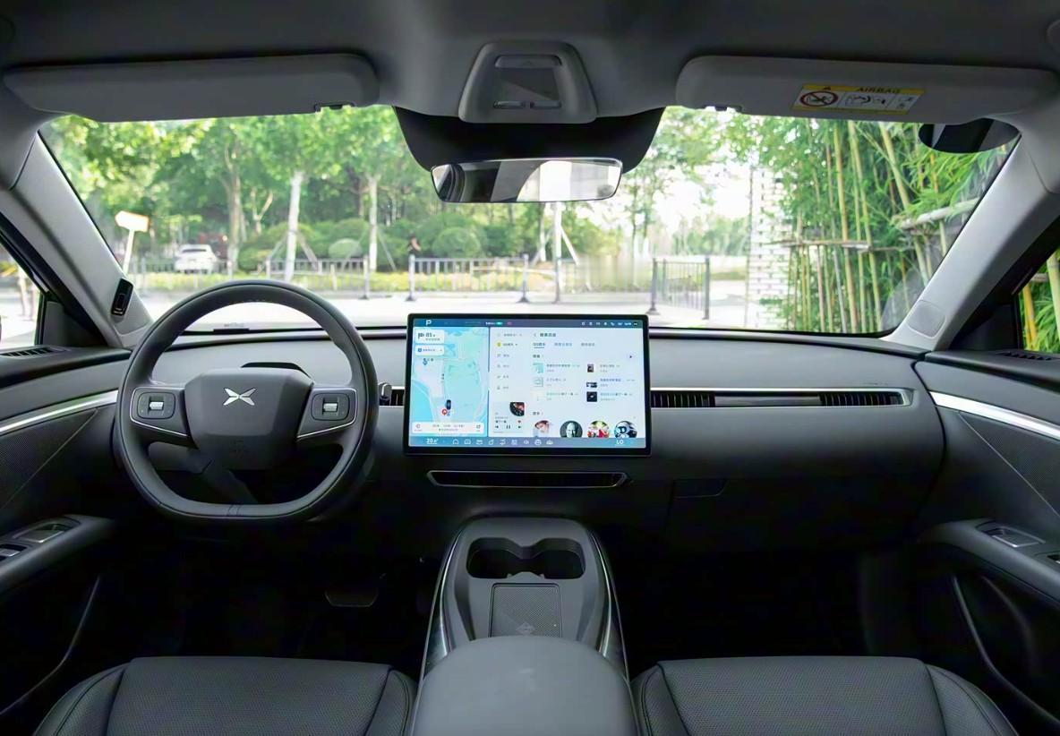 今天看到一个投诉信息，勾起了我的好奇心。
是关于启源A06和MONA3对比的，被