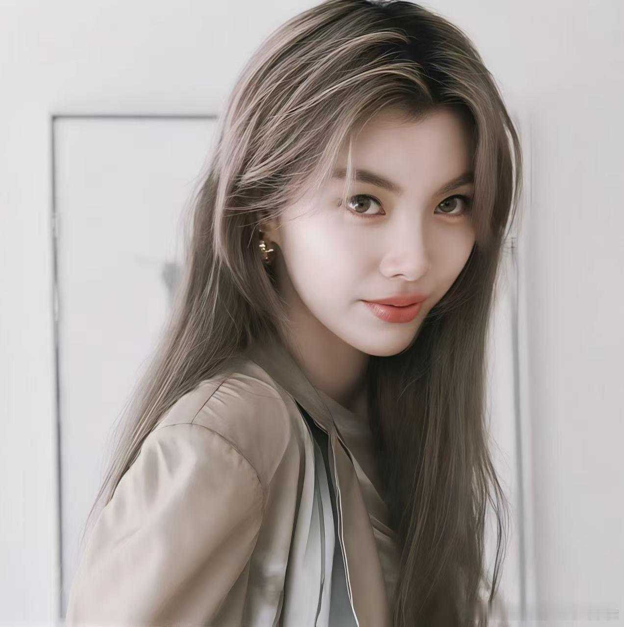 lingormlingorm 小金毛这脸好绝啊，性感加倍了 