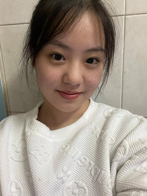 我的女朋友既不主动也不拒绝我
你交往既不主动又不拒绝，你越发会发觉没办法知道他在