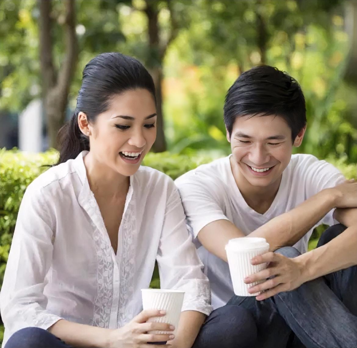 婚姻里真正做事儿的人，无力感都很强。

他们责任心重，还不一定有好口碑。因为责任