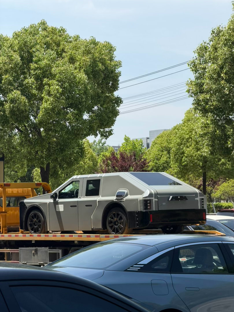 我经常刷到这台车，谁能告诉我这是啥玩意。。。。 我得学一下，万一有一天要卖给我，