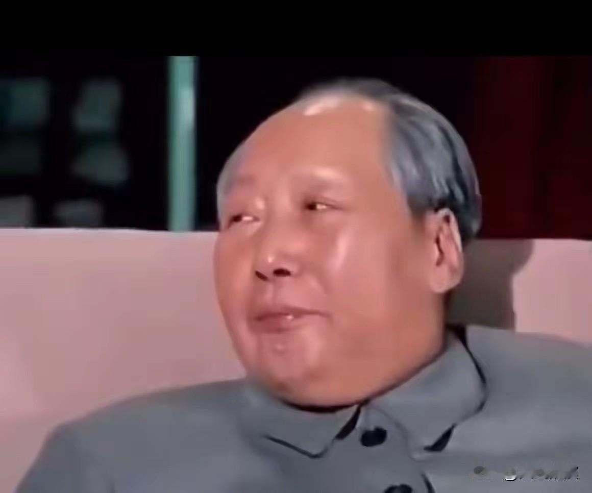 网友发出了两个凡是的声音，感觉很给力。

毛主席是新中国的大救星，老百姓从心里尊