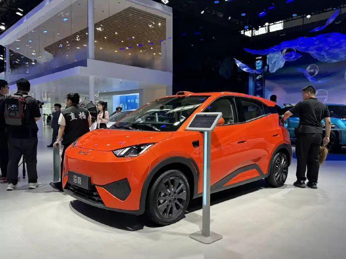 新款海鸥低调亮相，外观内饰小改。