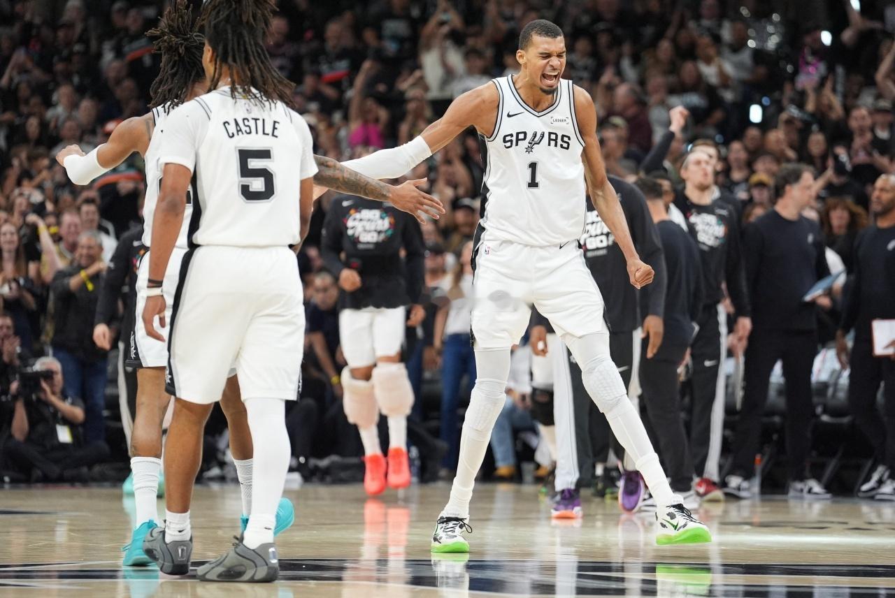 马刺vs雷霆 文班亚马 NBA季后赛 G4打完，我已经不知道该用什么词形容文班亚