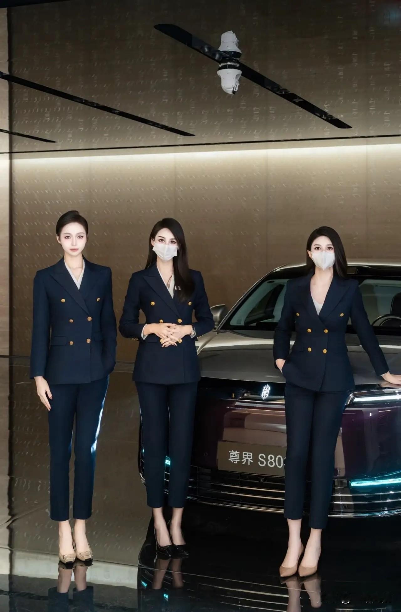 都说春江水暖鸭先知，郑州保时捷那三位创下过销售纪录的“金花”，前脚刚集体跳槽到尊