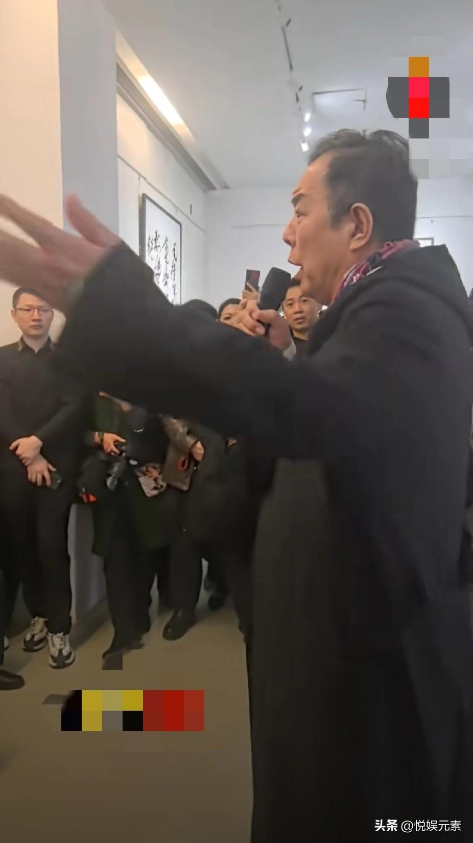 老戏骨张铁林老师，北影正规科班出身，要演技有演技，要才华有才华。
不知道为什么就