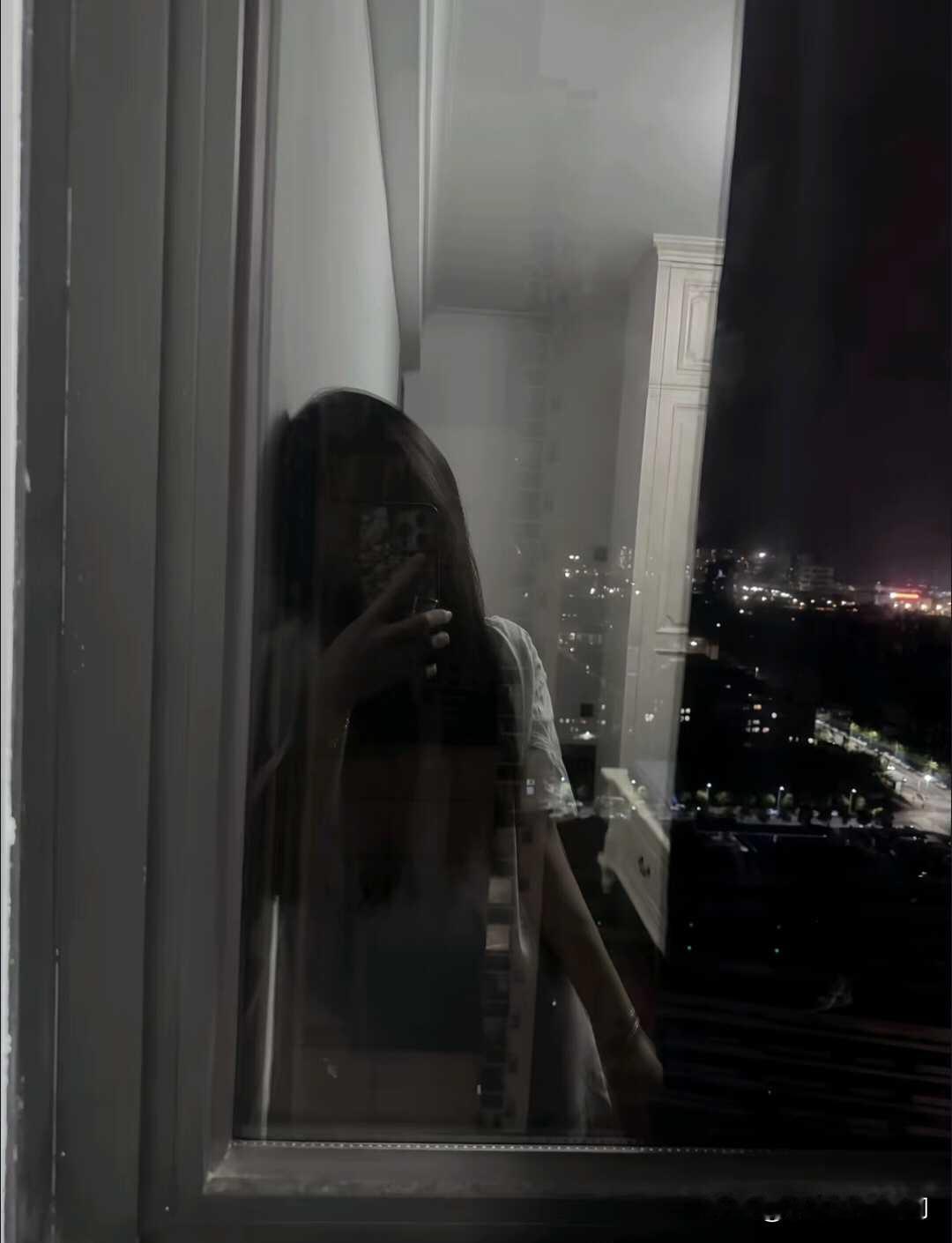 生活并不是每天都新鲜，安稳比什么都重要。晚安~[月亮]