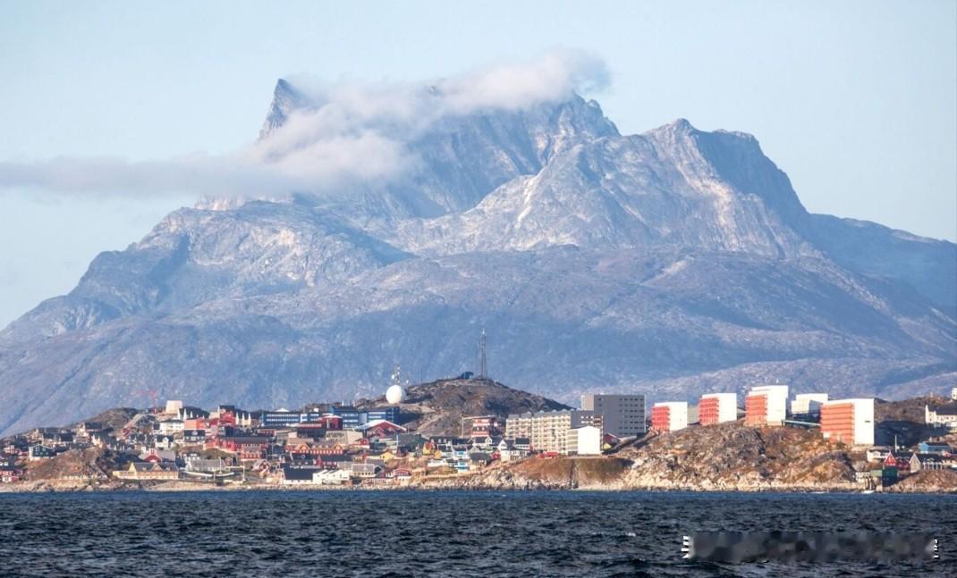 老特谈必须侵占格陵兰岛的理由：
     特朗普日前公开表示，假如美国不抢先占领