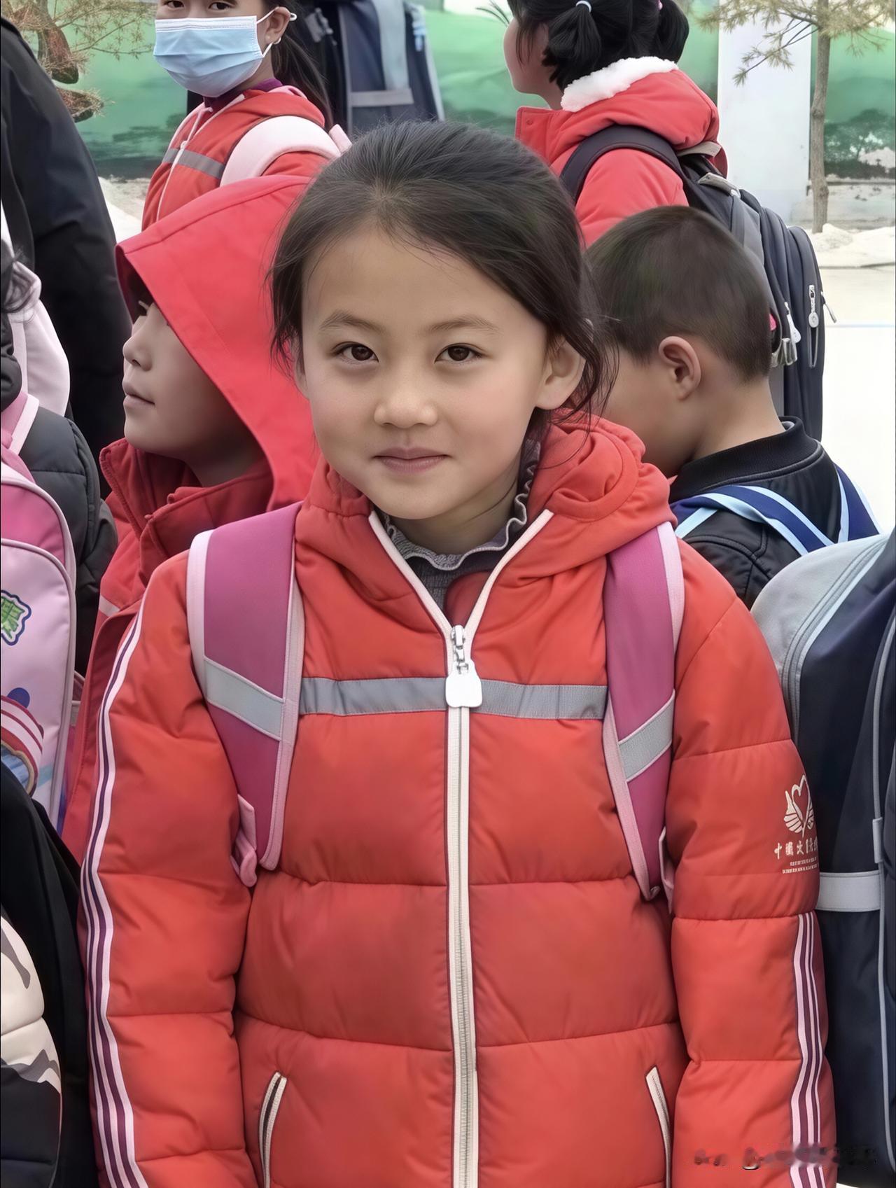 当年拒绝百万签约的6秒微笑女孩，现在活成这样了

互联网时代的流量来得猝不及防，