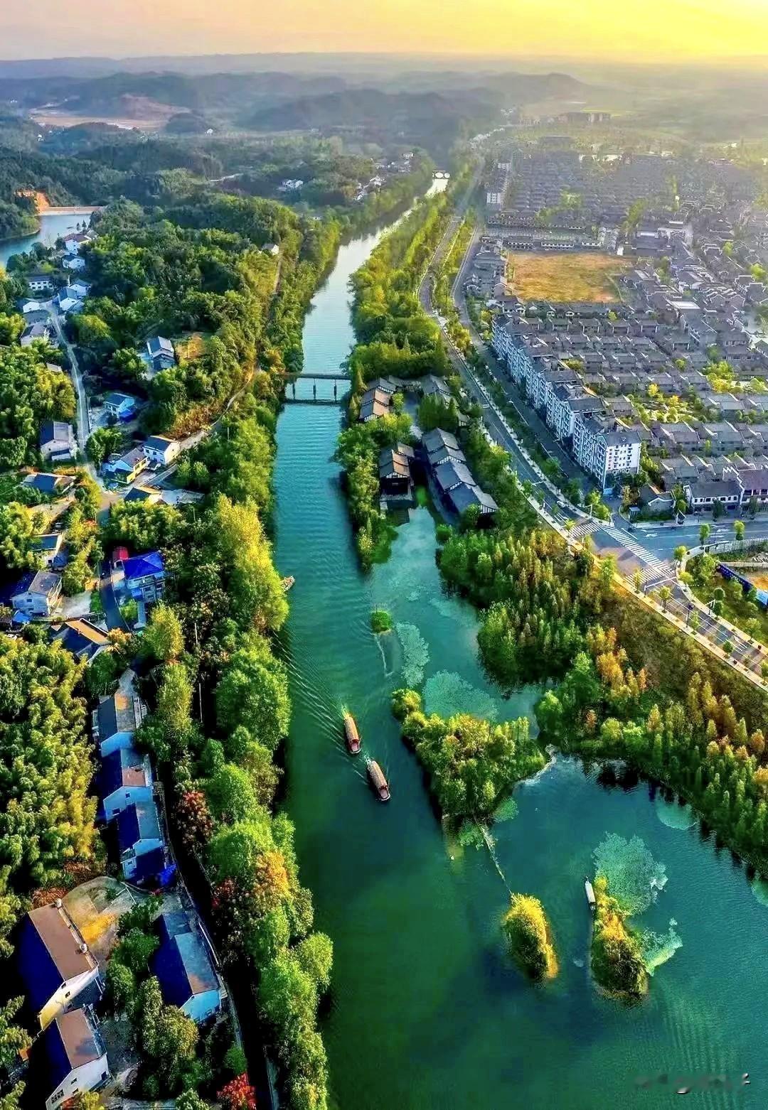 湖南最宜居的城市是哪个?若论湖南最宜居的城市，常德常被优先提及。它坐拥沅江和柳叶