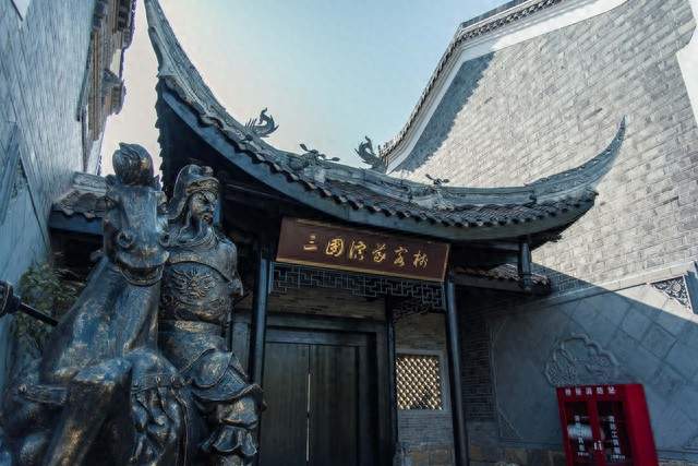 三国最顶级的两次"不动手"曹丕抢人，郭嘉留信，曹操白捡半个北方