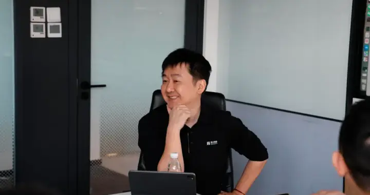 把醫療AI禁錮在嚴肅區間：百川M3 Plus首創證據錨定，幻覺率2.6%