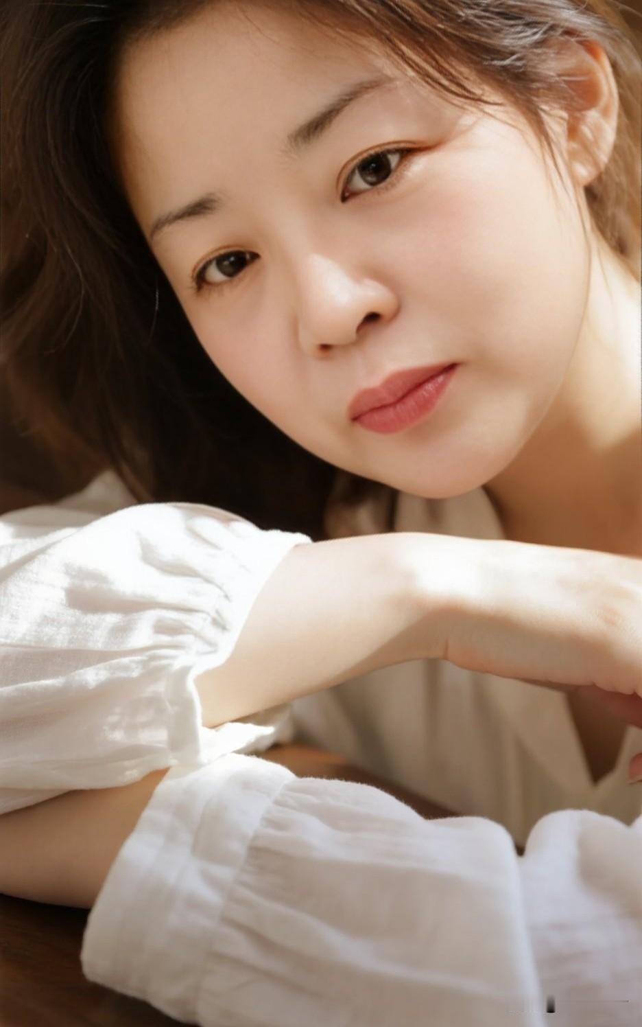 这姑娘看着好温柔啊！