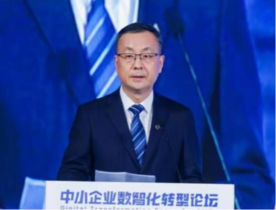 [太阳]美国这下该紧张了，苹果库克怎么也没想到，中国通信企业龙头“中国移动”又一