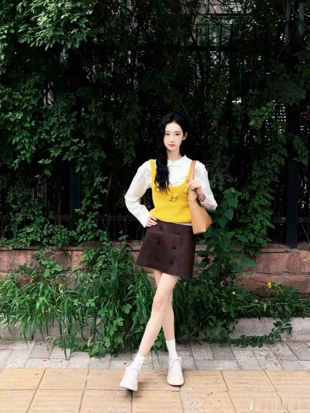 张艺凡秋冬穿搭 