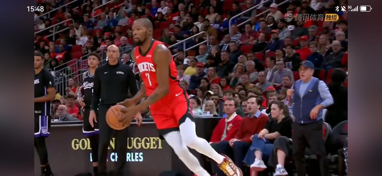 老杜已完全融入到了火箭队

        火箭主场121-95，轻取国王。篮板