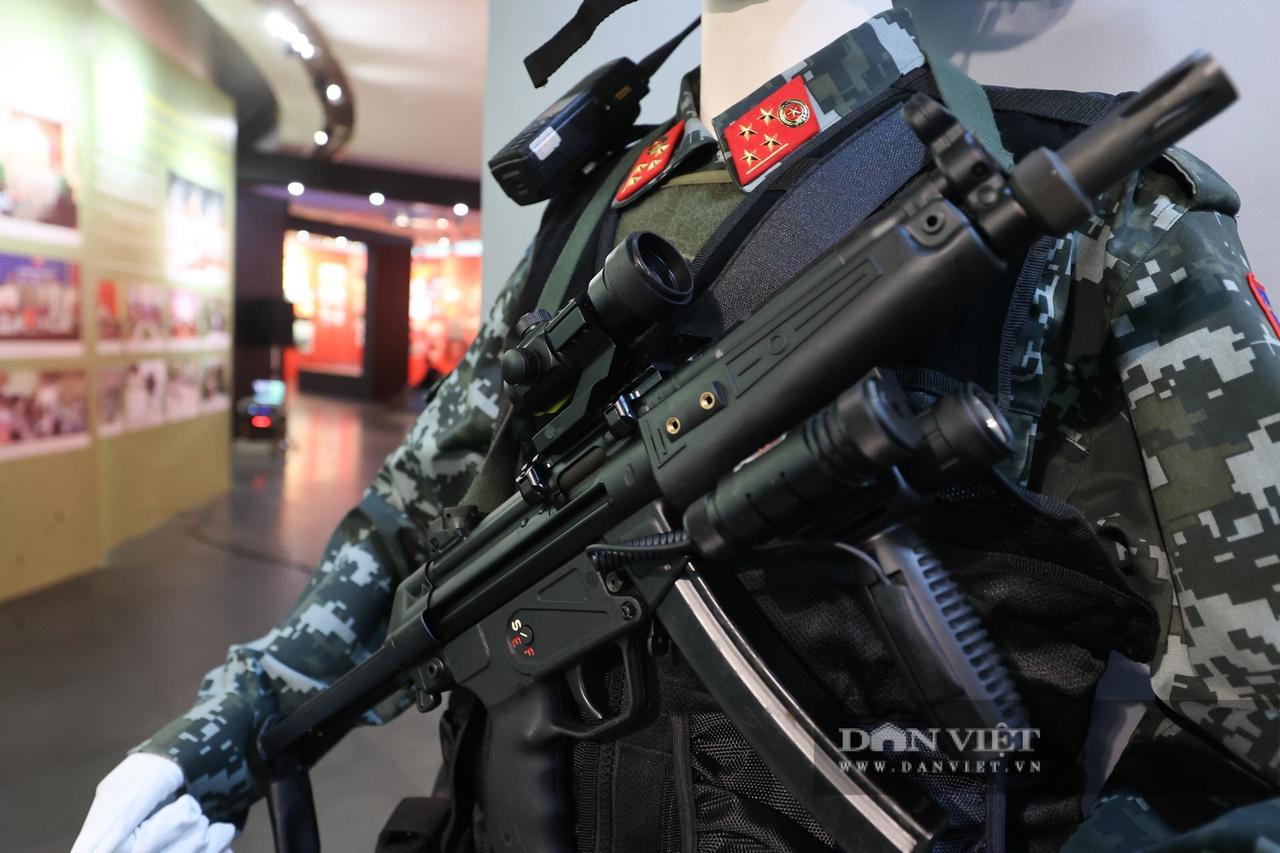 越南mp5a3冲锋枪近距离特写，以前的图片都是远距离的。土耳其mek公司产品