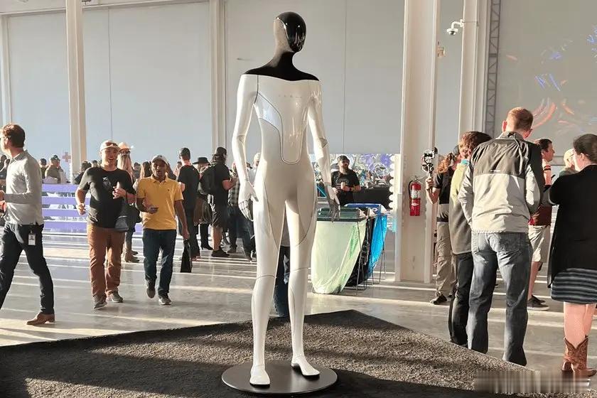 特斯拉将于2026年交付第三代人形机器人 在特斯拉2025年第二季度财报电话会议