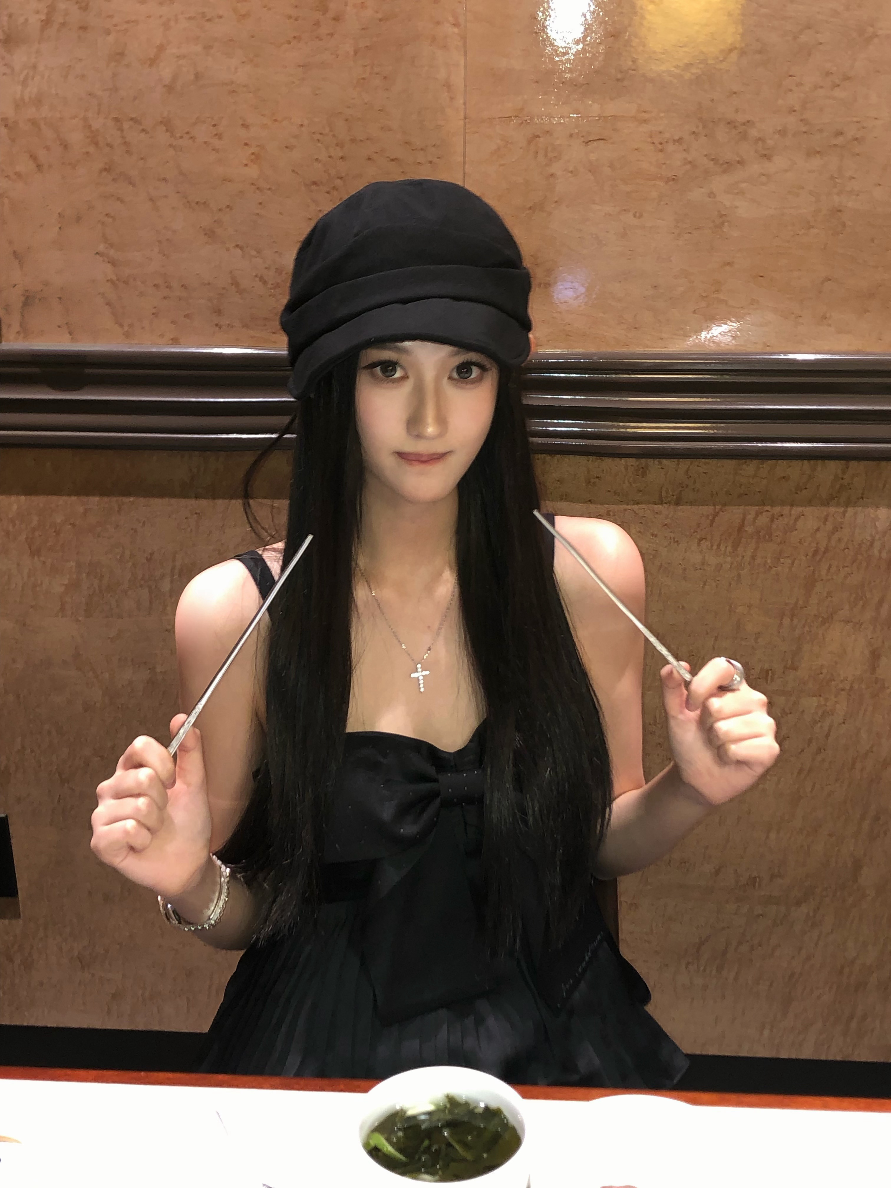 思慕社字母 她喜欢被管管她几点睡管她吃什么甚至管她和谁来往这不是依赖 这是特权因