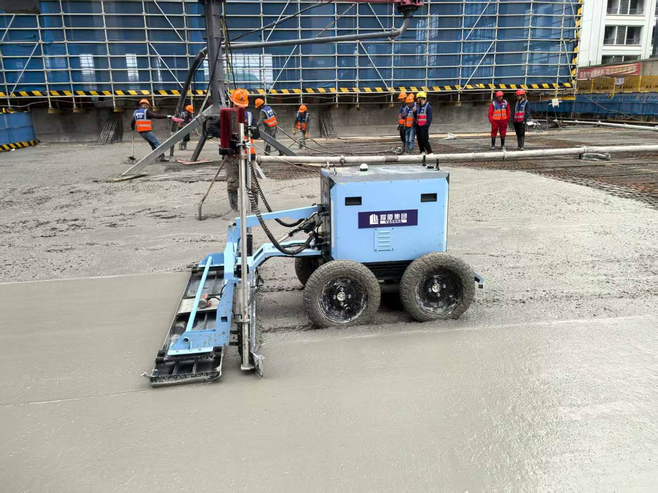 大开眼界！杭州建筑机器人上岗，能造楼还能搬砖