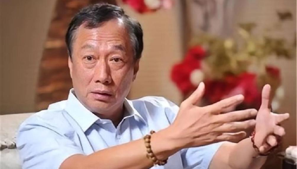 富士康崩得太突然！郭台铭绝对没料到，以前大陆工厂灯火通明的代工巨头，如今像破气球