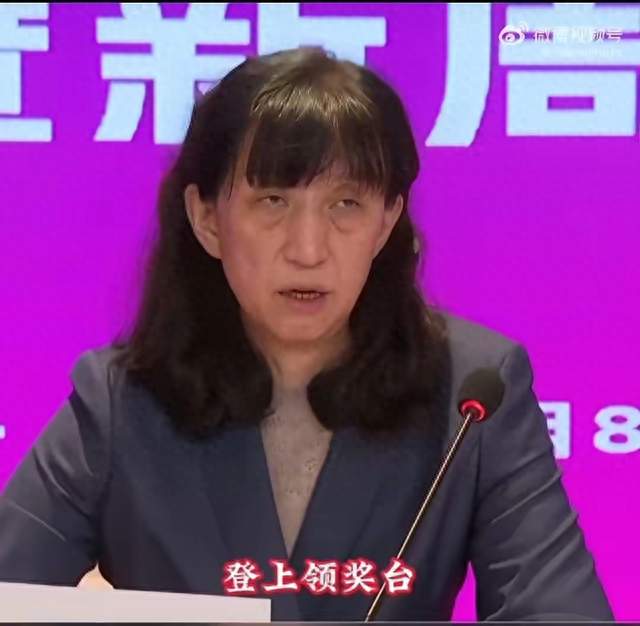 四线集体失守！球迷热议：赖亚文适合后勤，未必适配最高管理岗