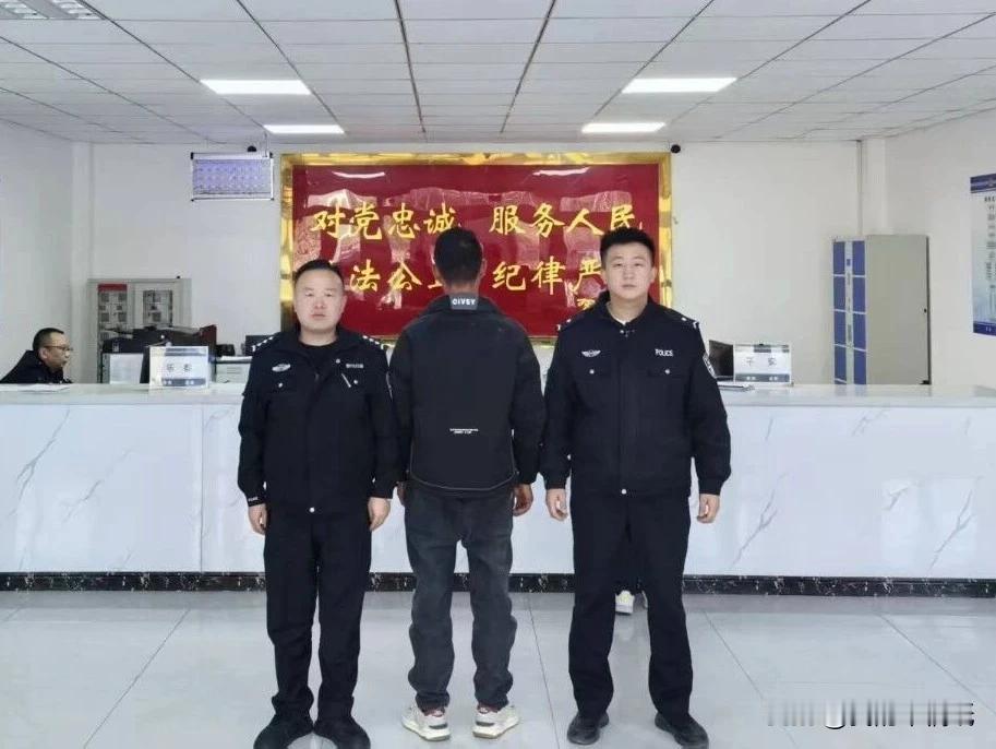 652件！青海公安查获2起非法储运烟花爆竹案！

有人举报，乐都高速服务区有辆小