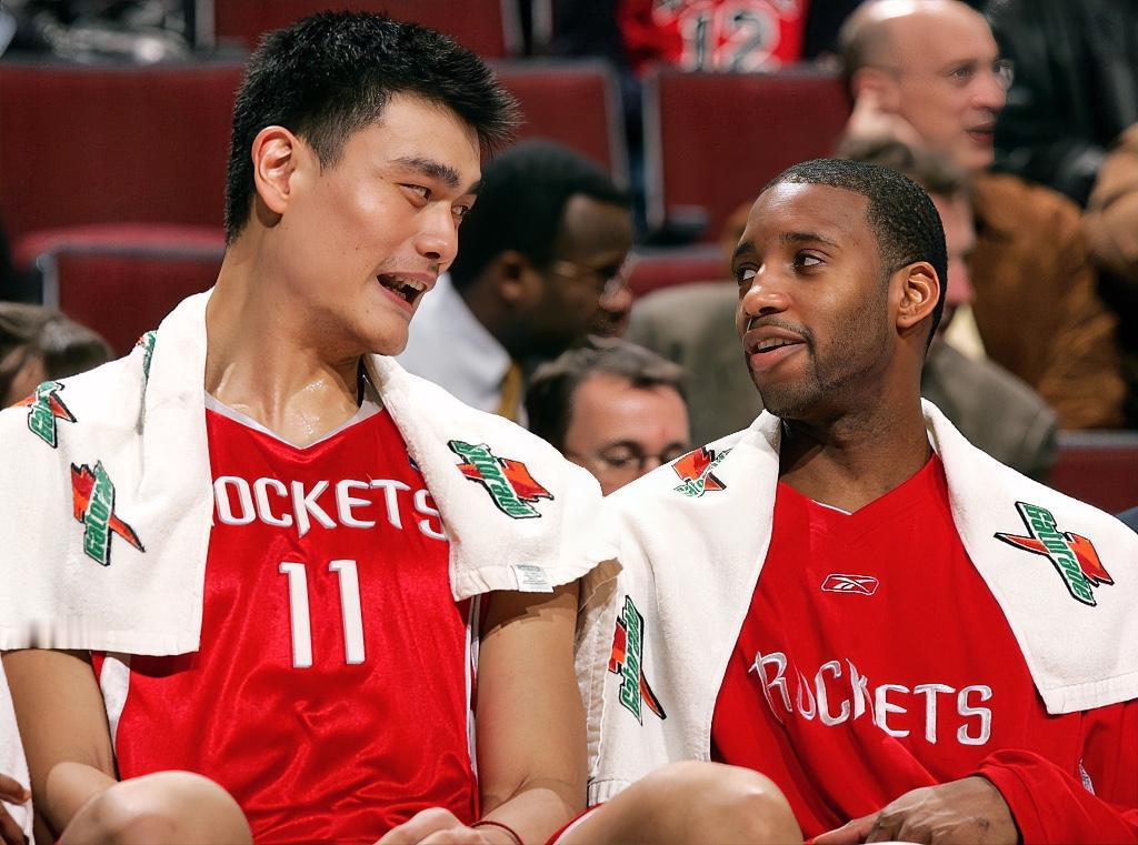 麦迪：给我个奥尼尔，我还不能带队夺冠？？
姚明：给我个科比我也得冠了啊！！！
麦