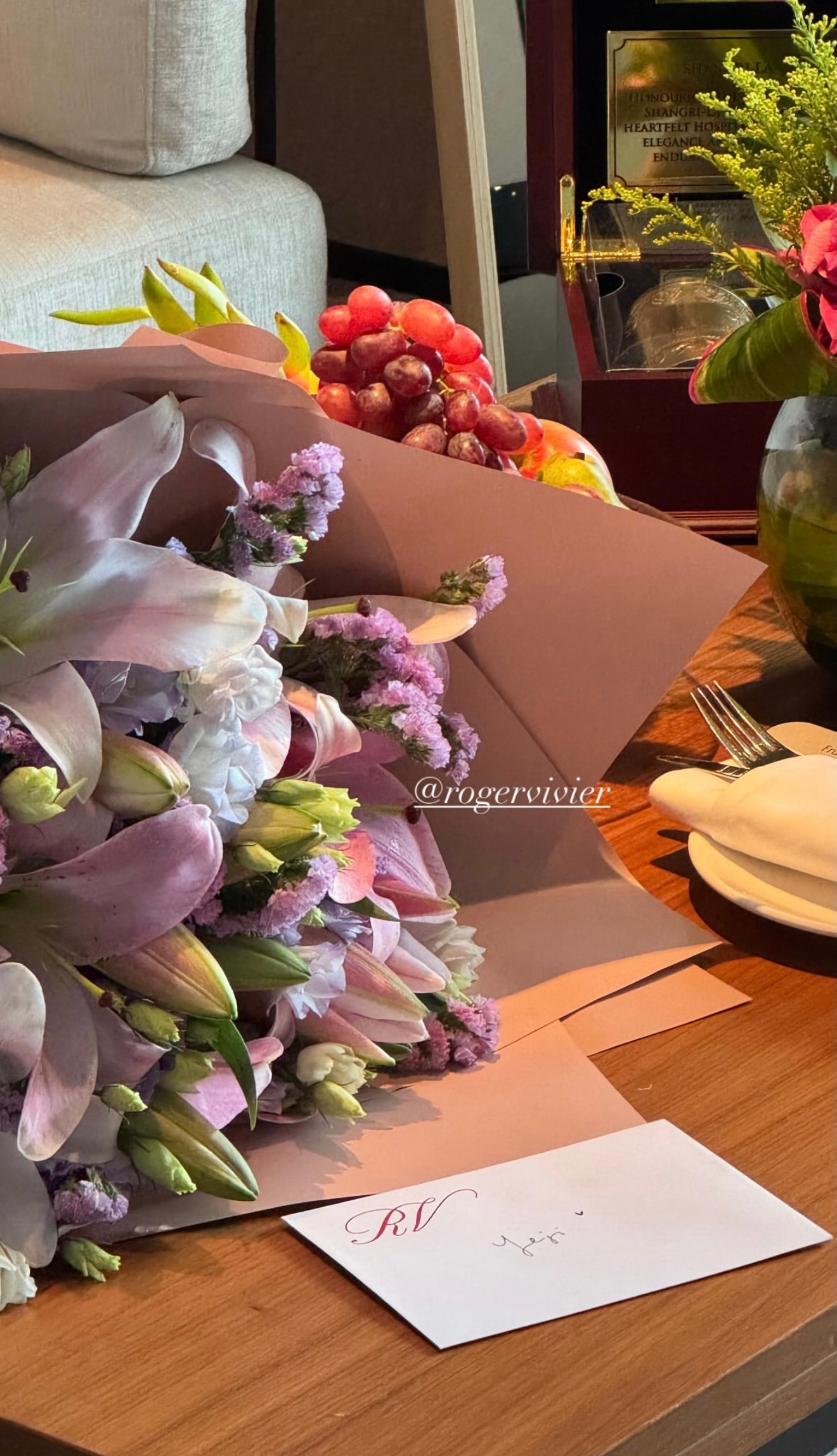 黄礼志  260720 yezyizhere instoryrogerviver