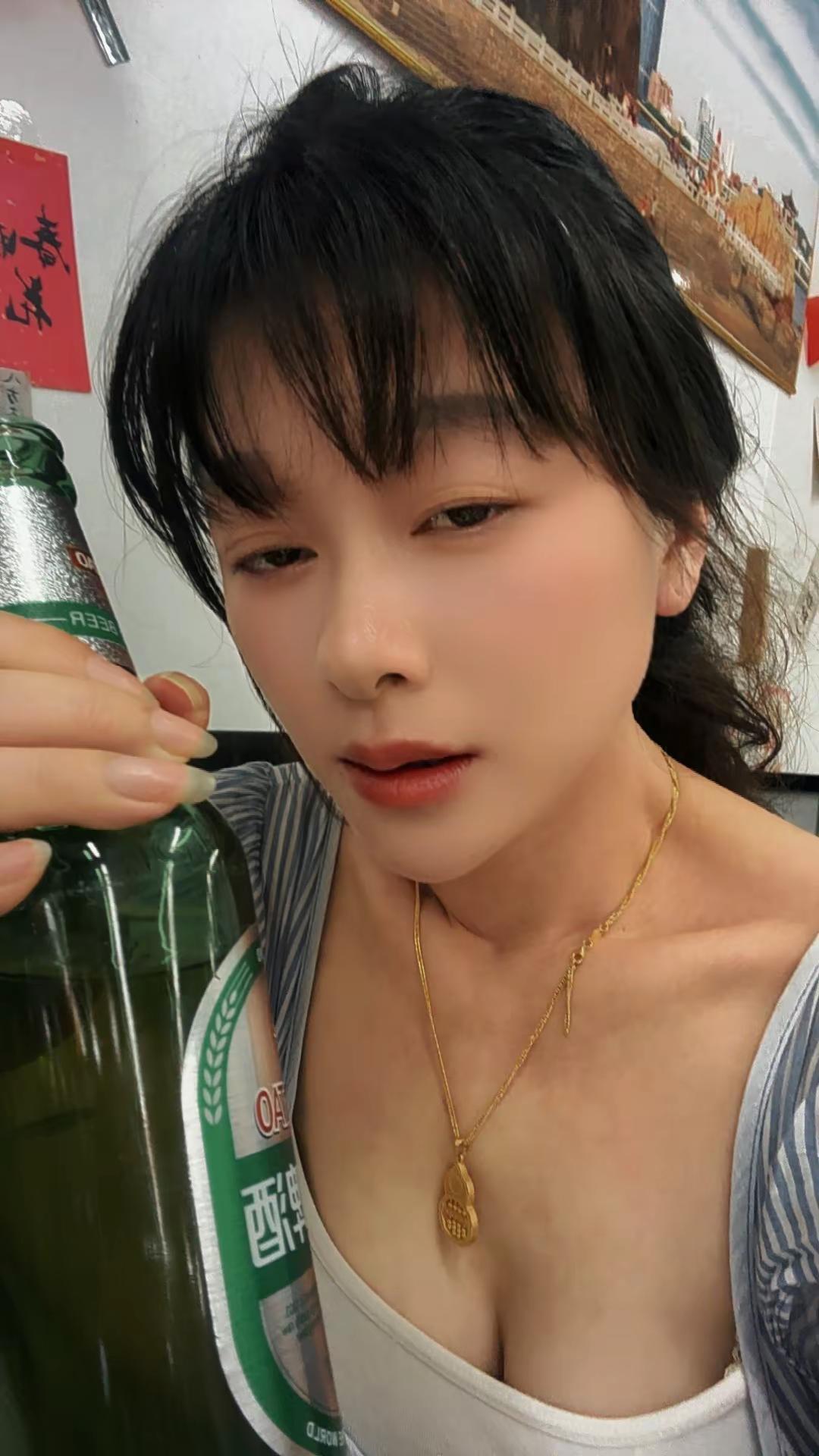 陌生人，我喝醉了，陪我喝一杯吧