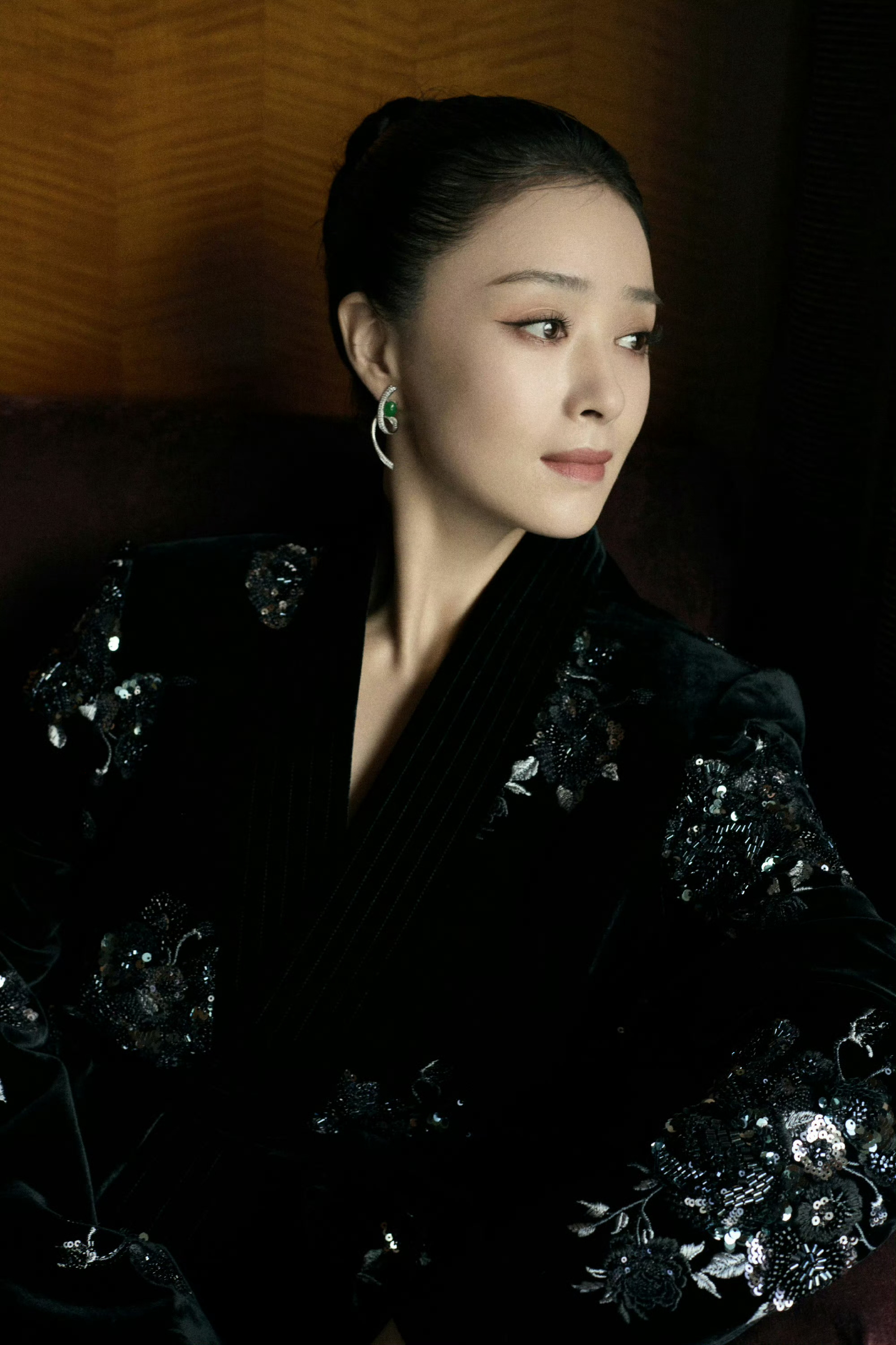 蒋欣 毕竟上了年纪 姐姐候机时叮嘱粉丝吃饭 补妆只为呈现好状态[捂嘴哭][捂嘴哭