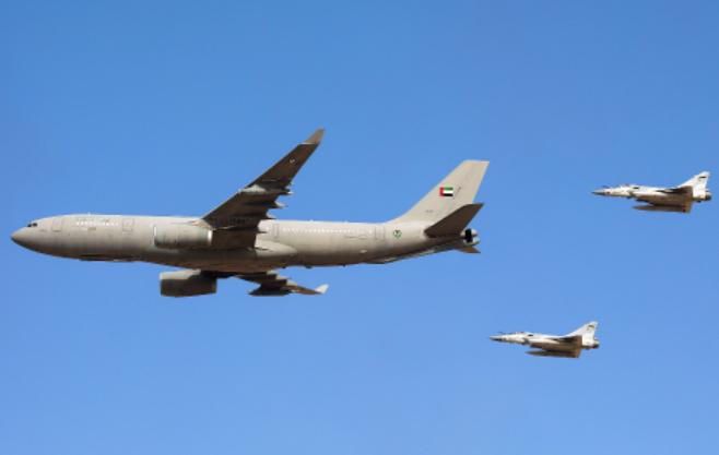 又开打了！不是美军，不是以色列，波斯湾战火重启，阿联酋空军突发轰炸伊朗！当地时间