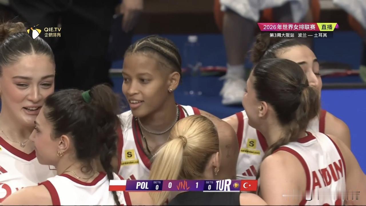 🏐【战报】瓦尔加斯23分主宰！土耳其3-1波兰豪取6连胜，积分榜升至第三

?