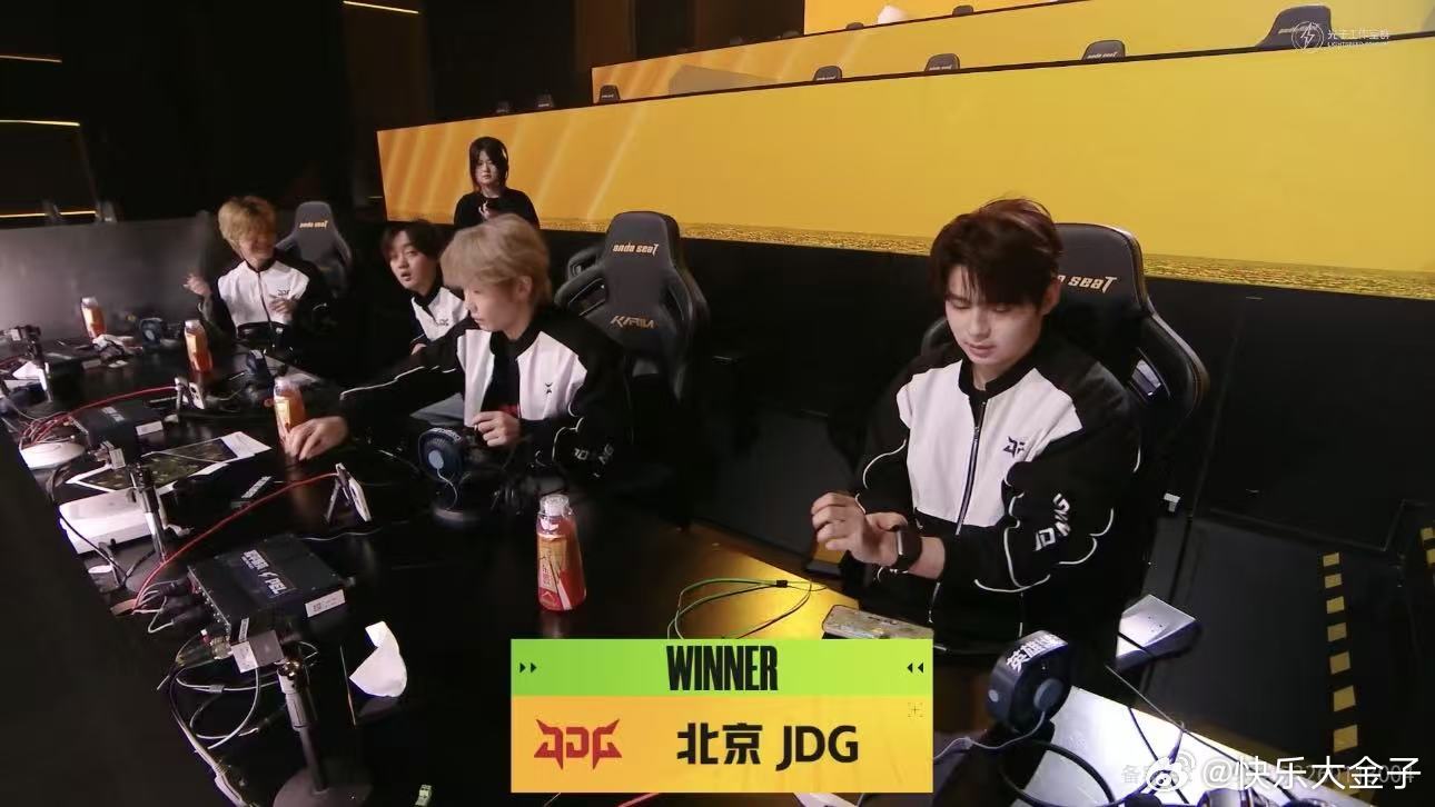 JDG零封晋级六强 JDG歼灭赛零封HHG，晋级六强。JDG和平精英