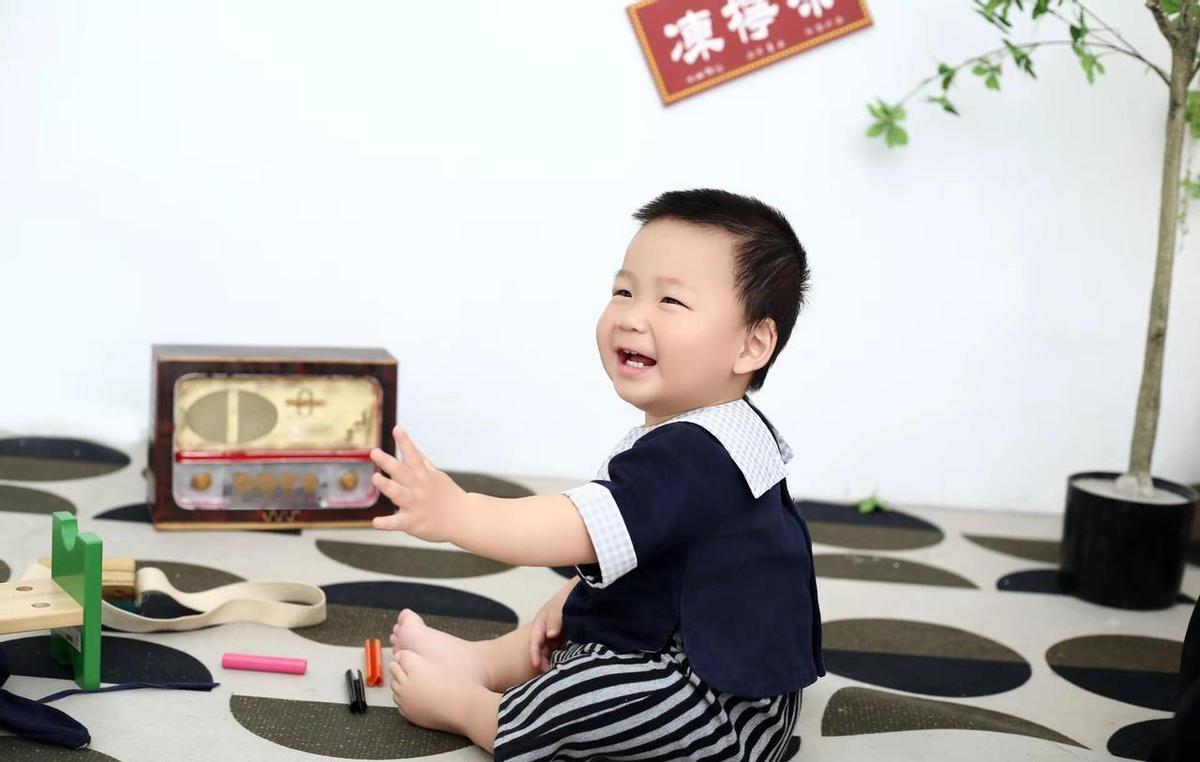 说真的，翻看手机相册的时候最容易破防，明明觉得孩子还小，怎么突然一下就蹿这么高了