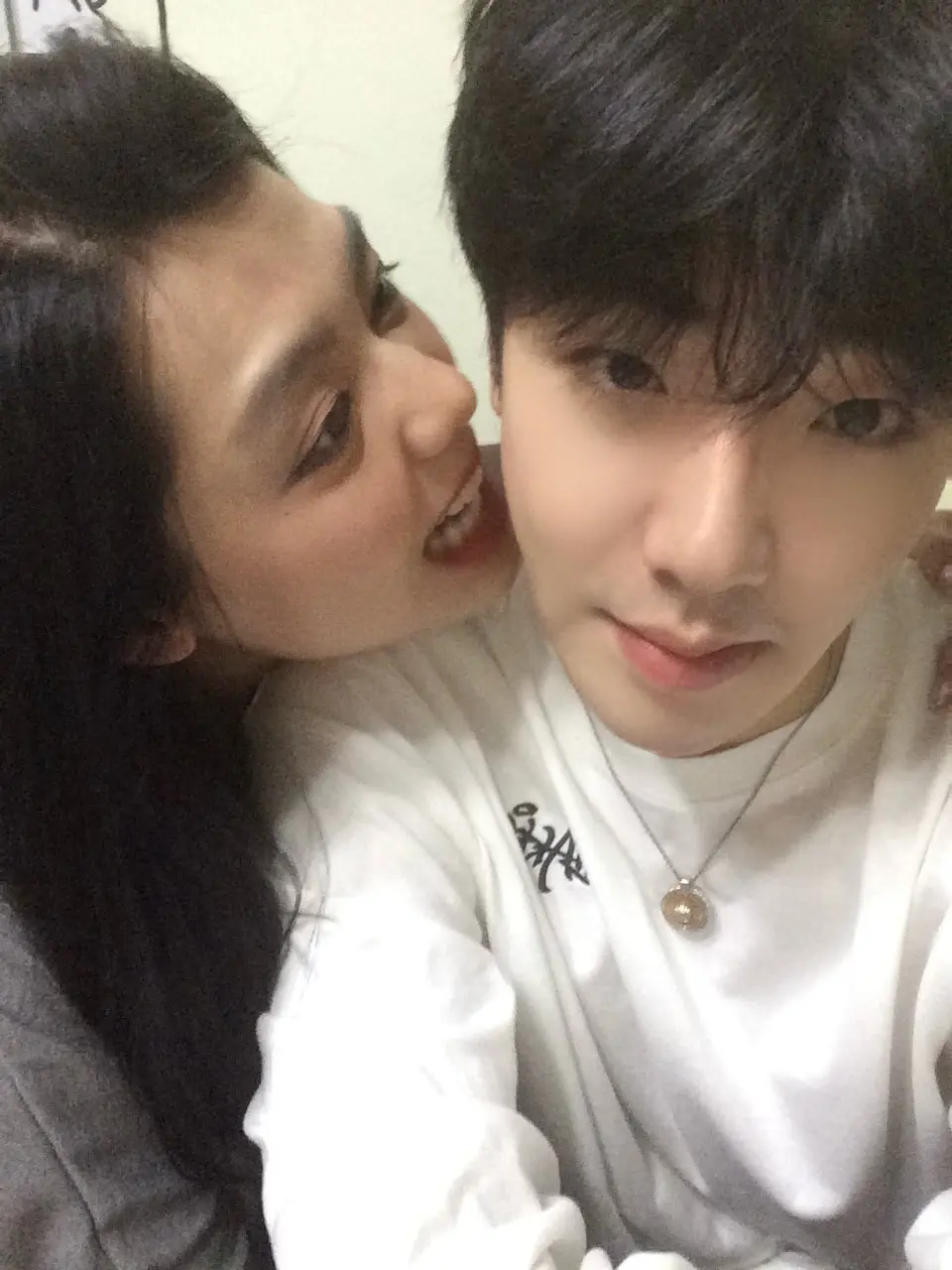 爱一个人就是想咬他