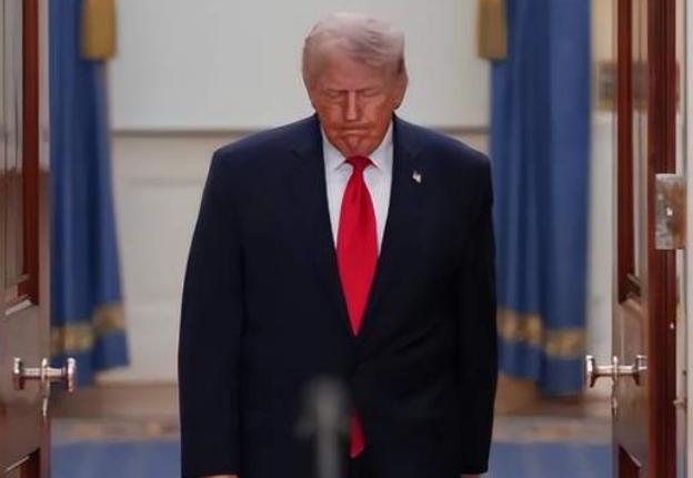 美国谷歌搜索彻底炸了，“25th Amendment”搜索量一夜暴涨10倍，连民