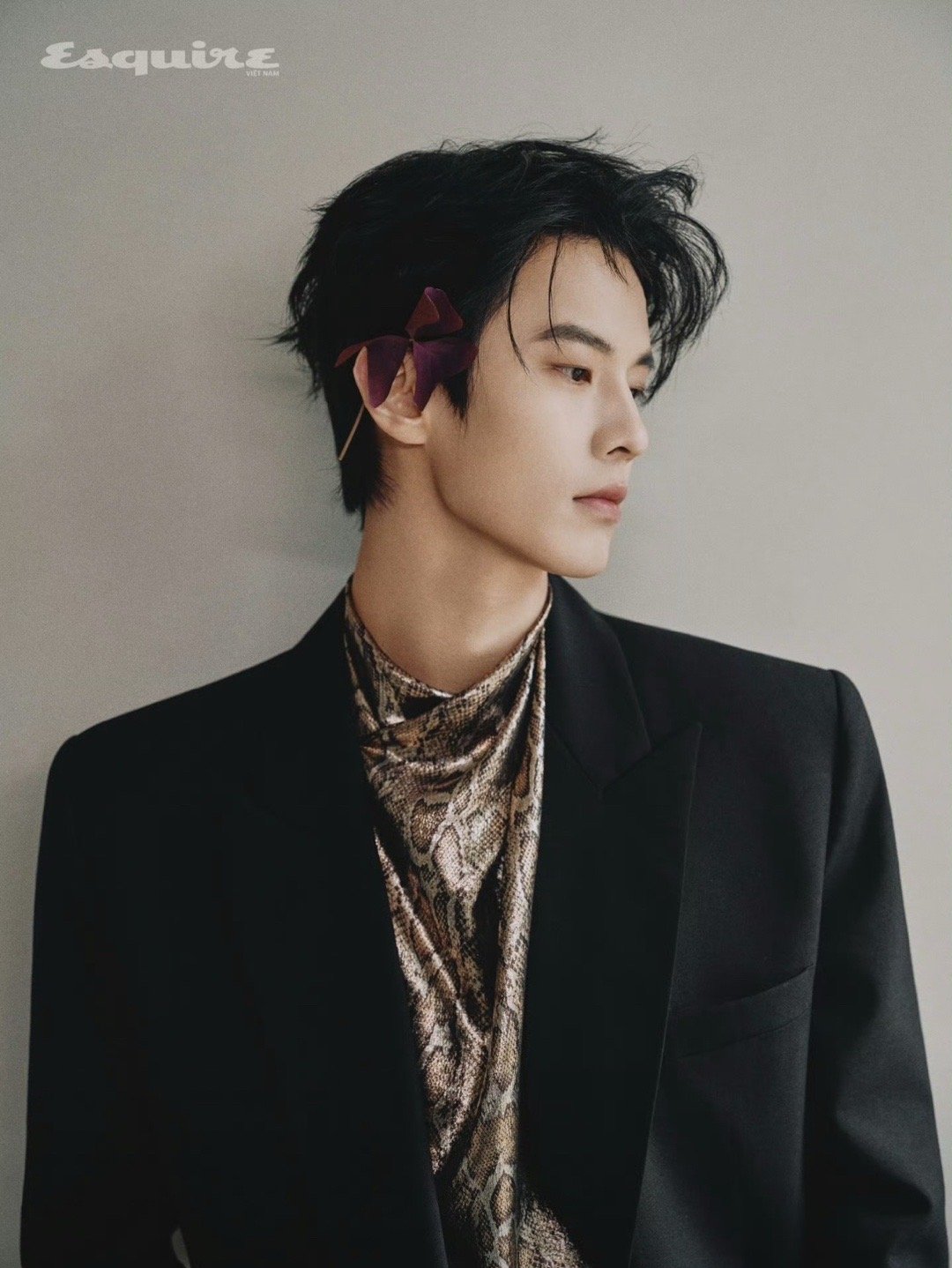 何与时尚先生越南版三月刊封面大片  好帅的时尚潮男我大概懂他为什么能火了  现偶