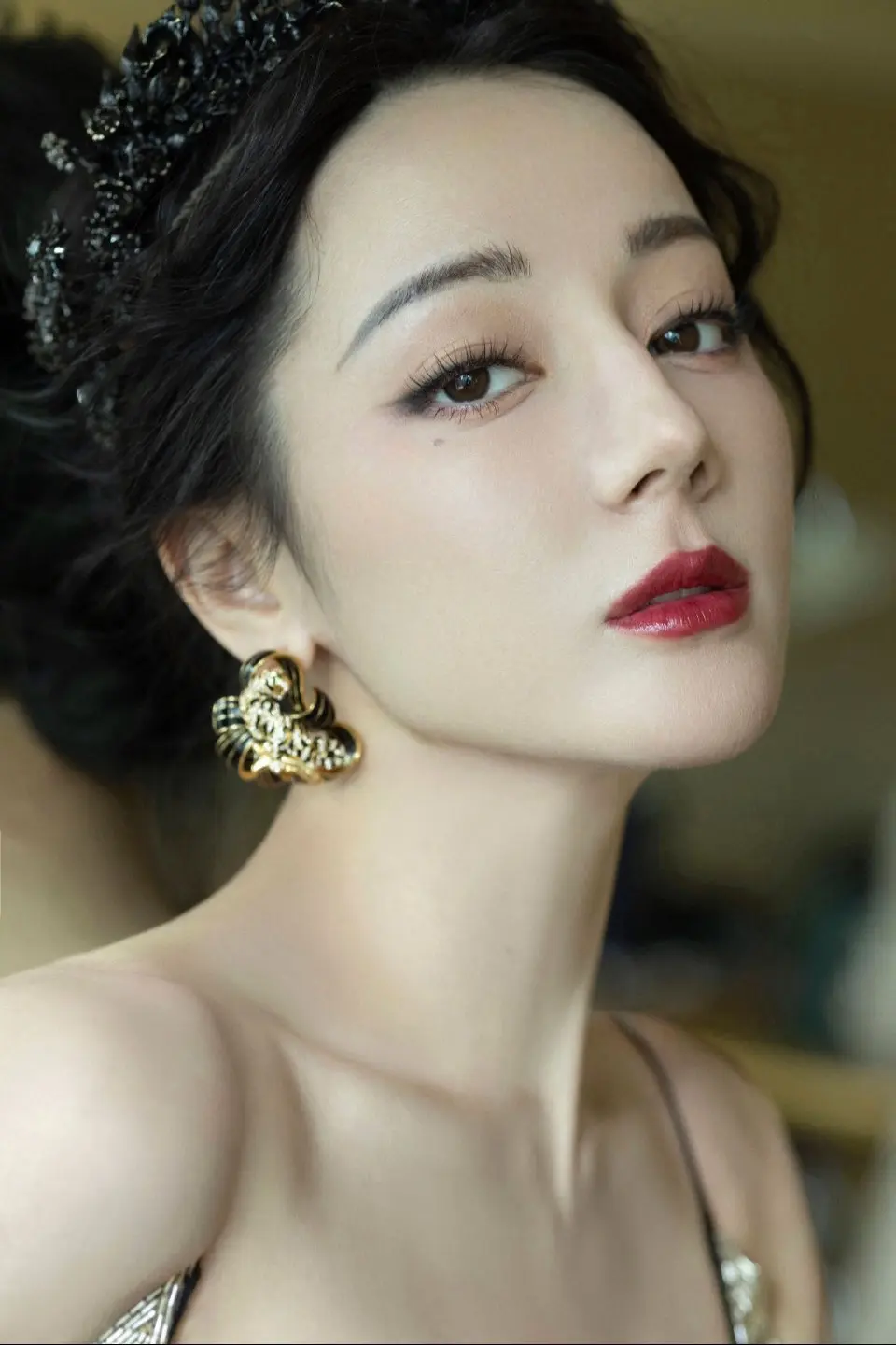 迪丽热巴。