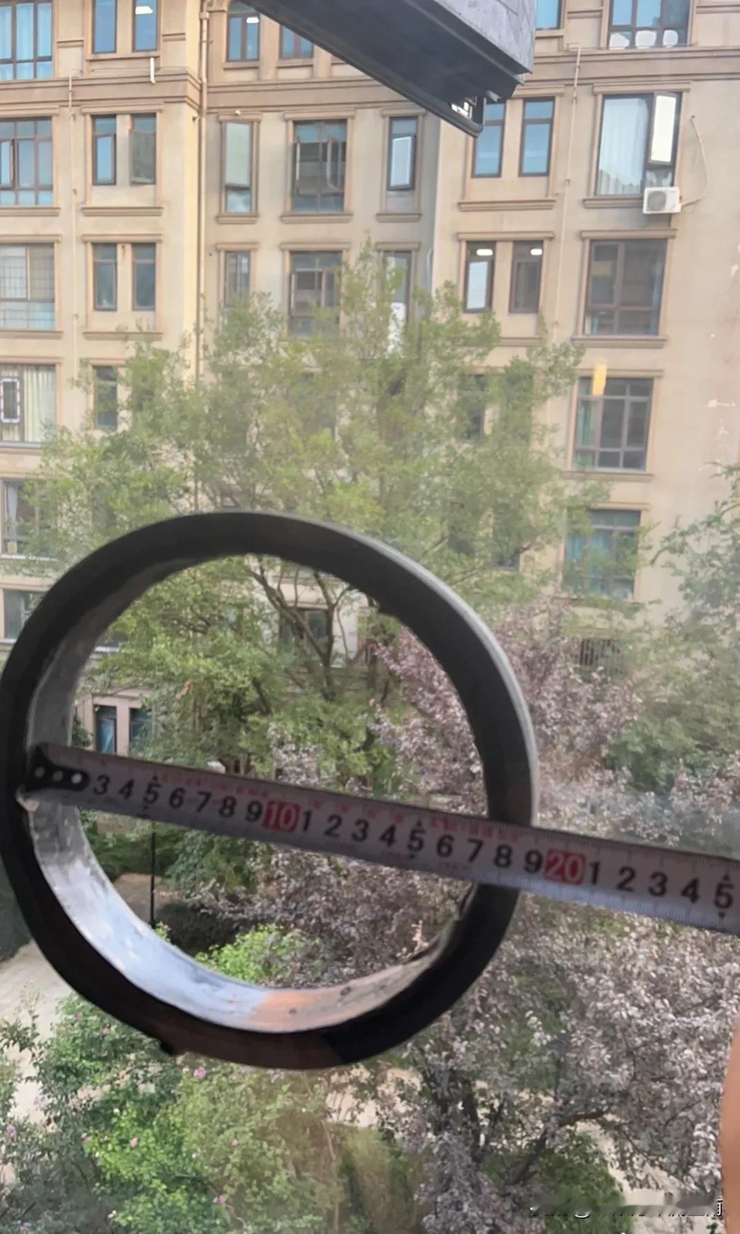 我这个南方人是一点不懂，北方人才能看得懂的洞，它到底是干嘛用的？

我来大胆猜测