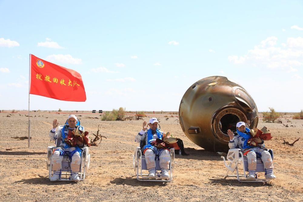 这是一场横跨天地的接力，更是中国航天进入“常态化高频次”时代的又一里程碑。
20