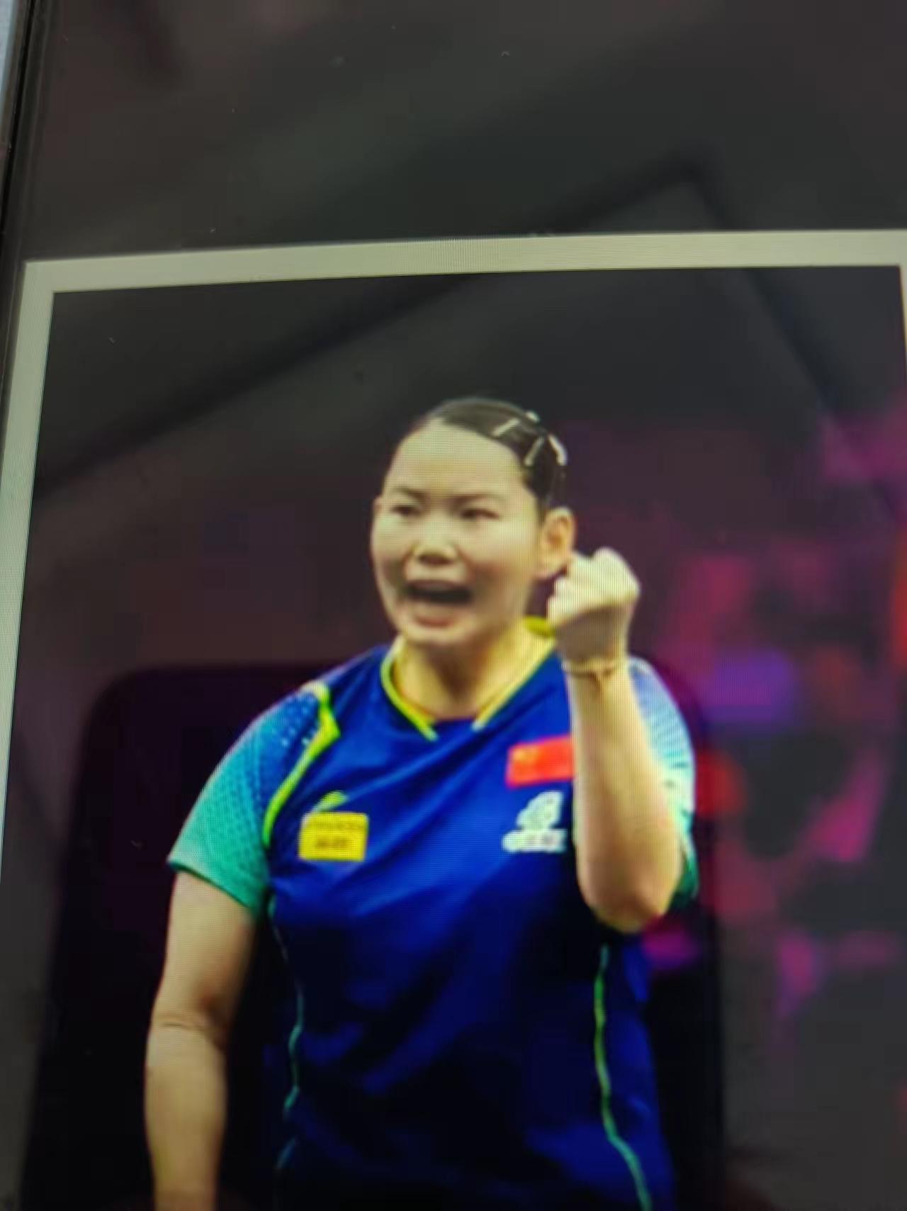 何卓佳也杀进欧冠赛场了！远赴波兰塔尔诺布热格俱乐部的她，一亮相就为队伍拿下积分，