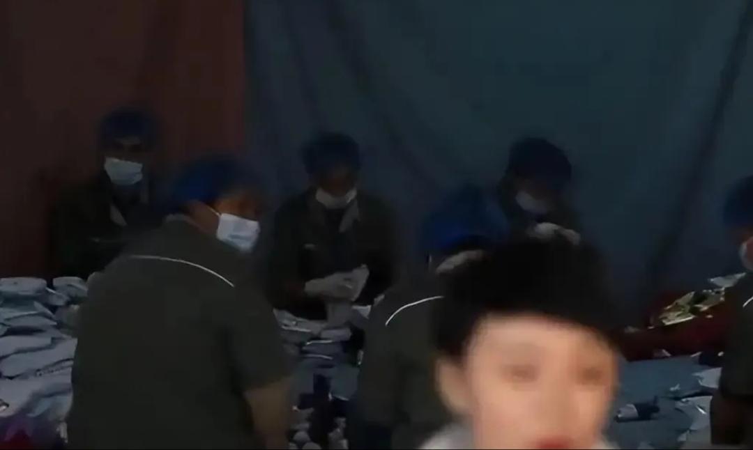 我最近才知道…那个骑马的女局长，她丈夫的预感竟成了真。昨晚饭局，一个在体制内的朋