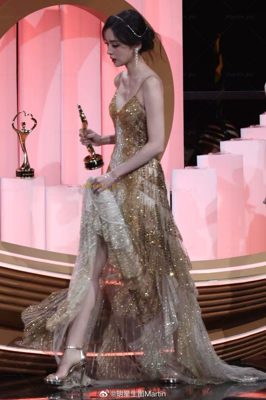 娜扎 娜扎微博之夜内场生图娜扎真的是神女降临 美到失语了！！娜扎 人间维纳斯 n