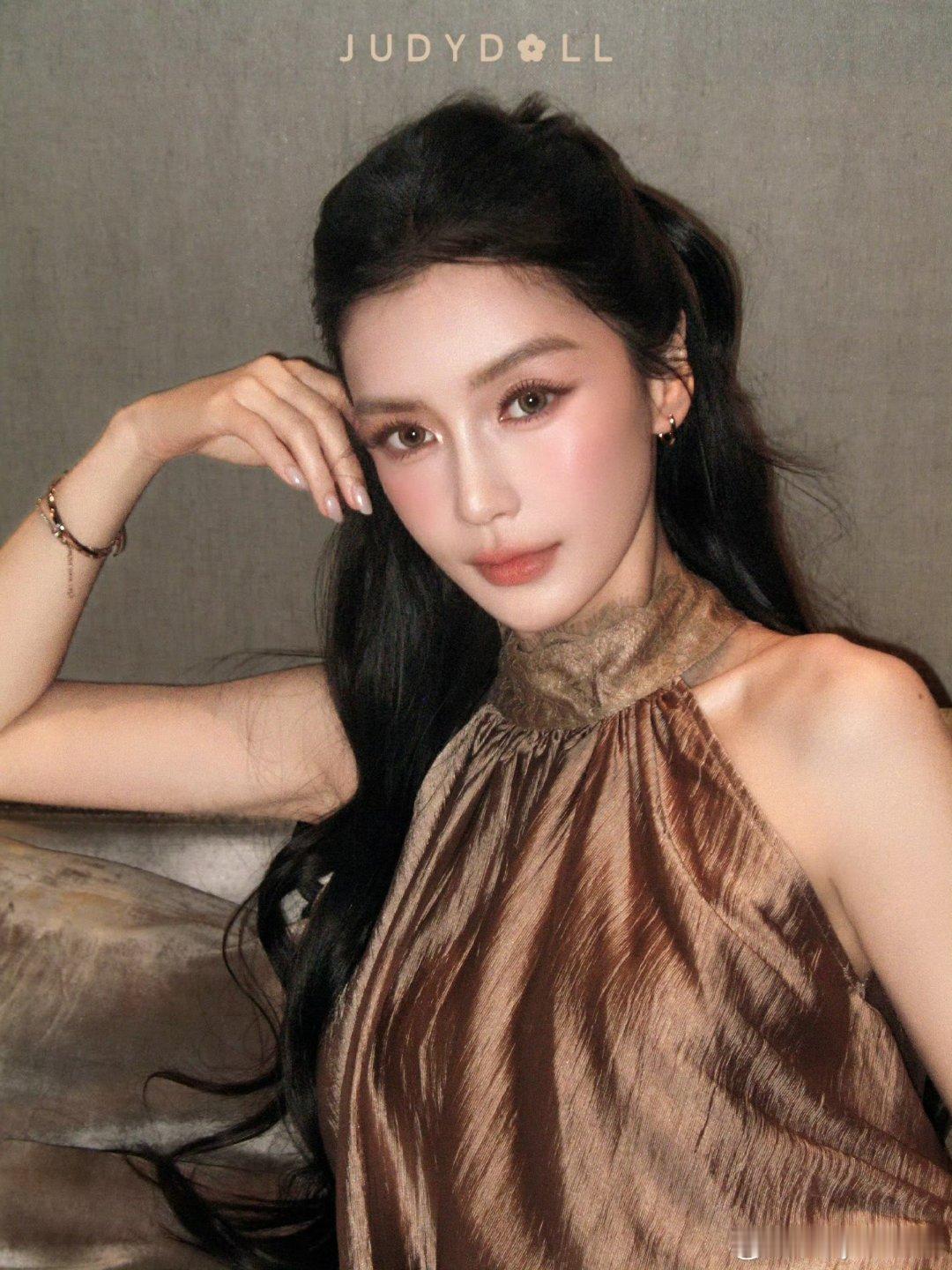 angelababy  [兔子] 杨颖 中午好呀宝贝们!将将们现在在干嘛呢[彩虹