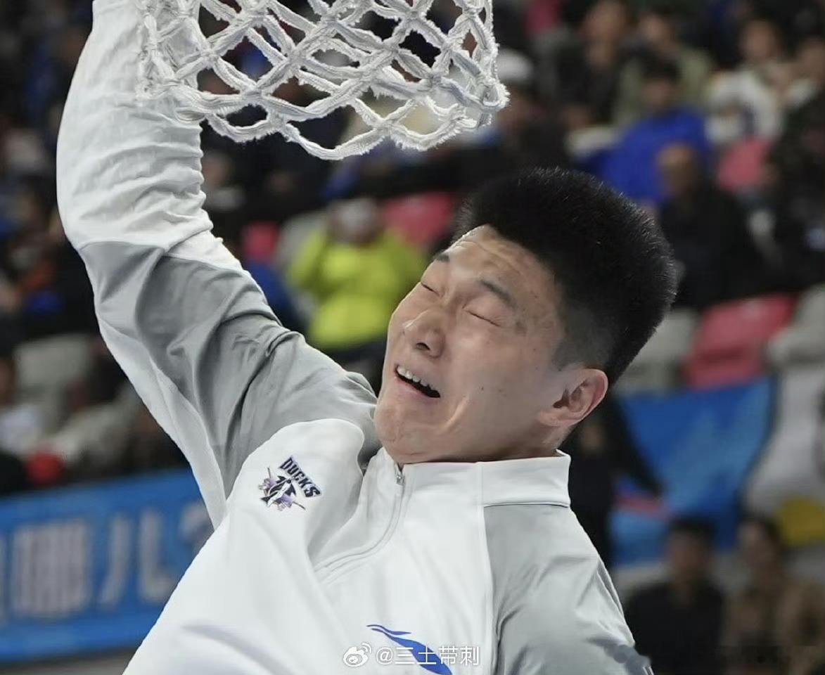 背靠背第二场这赛季还没开过张，周五打鹈鹕那会对手也是西部垫底，六连客的第四场正式