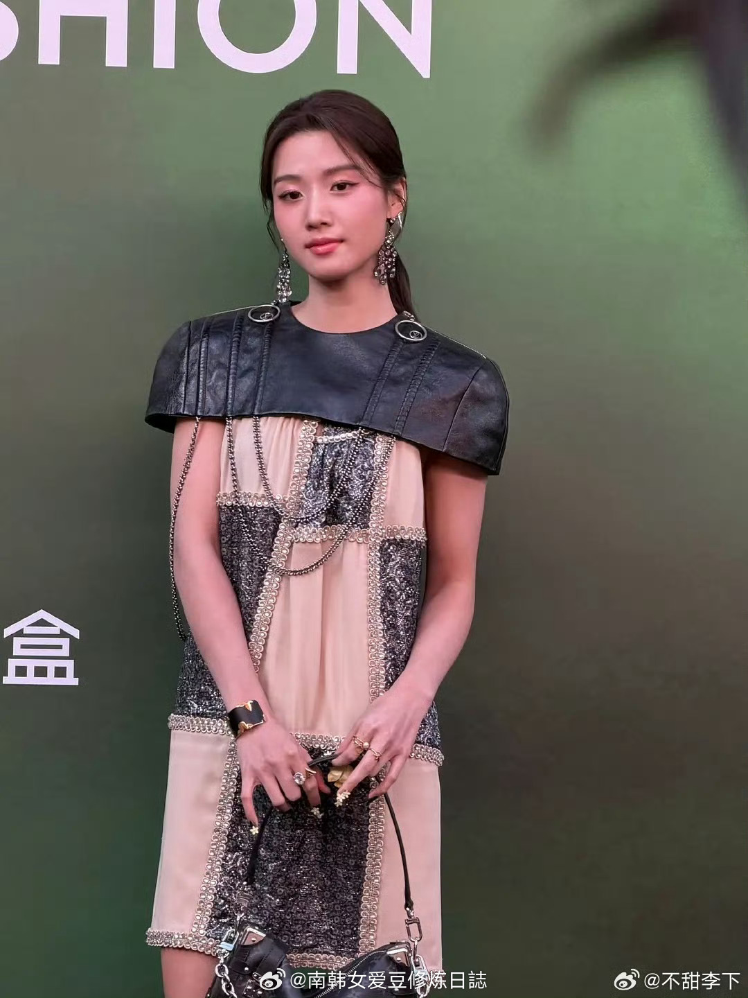 好稠的衣服我明天死了今天都不敢这么穿 [泪奔] ​​​